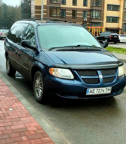 Синий Додж Гранд Караван, объемом двигателя 3.8 л и пробегом 0 тыс. км за 3300 $, фото 1 на Automoto.ua