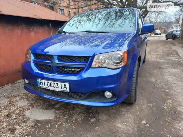 Синий Додж Гранд Караван, объемом двигателя 3.6 л и пробегом 124 тыс. км за 17499 $, фото 1 на Automoto.ua