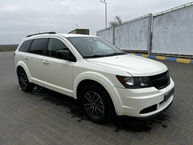 Белый Додж Джорни, объемом двигателя 2.4 л и пробегом 122 тыс. км за 11000 $, фото 1 на Automoto.ua