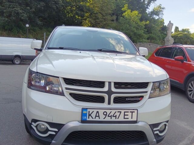 Белый Додж Джорни, объемом двигателя 2.4 л и пробегом 265 тыс. км за 9500 $, фото 1 на Automoto.ua