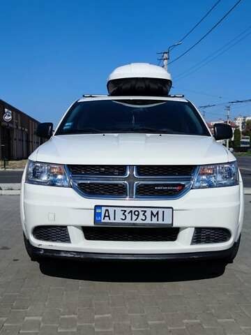 Белый Додж Джорни, объемом двигателя 2.36 л и пробегом 240 тыс. км за 9300 $, фото 1 на Automoto.ua