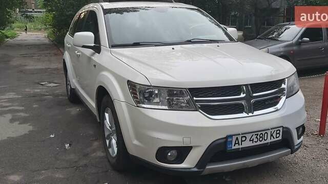 Білий Додж Джорні, об'ємом двигуна 2.36 л та пробігом 200 тис. км за 10000 $, фото 1 на Automoto.ua