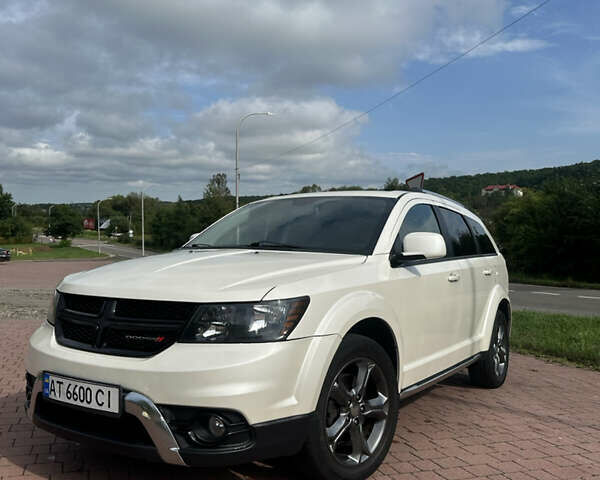 Белый Додж Джорни, объемом двигателя 2.36 л и пробегом 153 тыс. км за 12500 $, фото 1 на Automoto.ua