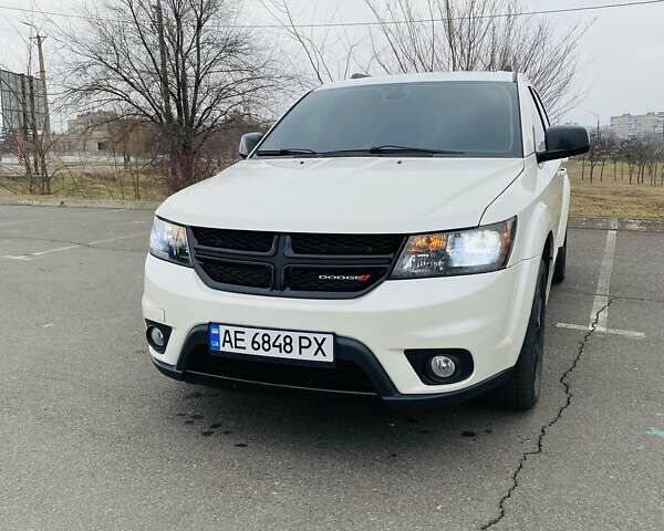 Білий Додж Джорні, об'ємом двигуна 2.4 л та пробігом 185 тис. км за 12700 $, фото 1 на Automoto.ua