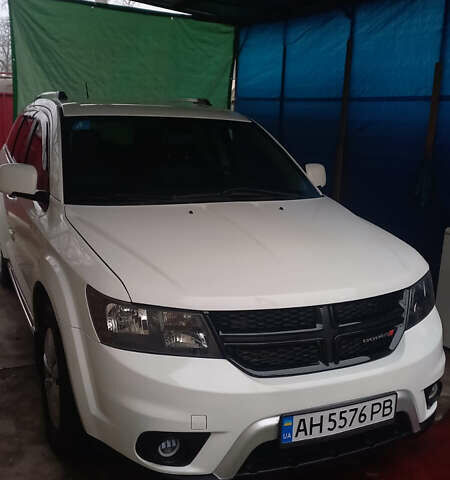 Белый Додж Джорни, объемом двигателя 2.36 л и пробегом 119 тыс. км за 13800 $, фото 1 на Automoto.ua