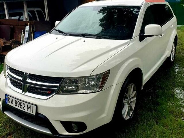 Белый Додж Джорни, объемом двигателя 3.6 л и пробегом 200 тыс. км за 14000 $, фото 1 на Automoto.ua