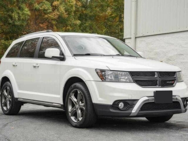 Белый Додж Джорни, объемом двигателя 2.4 л и пробегом 77 тыс. км за 4100 $, фото 1 на Automoto.ua