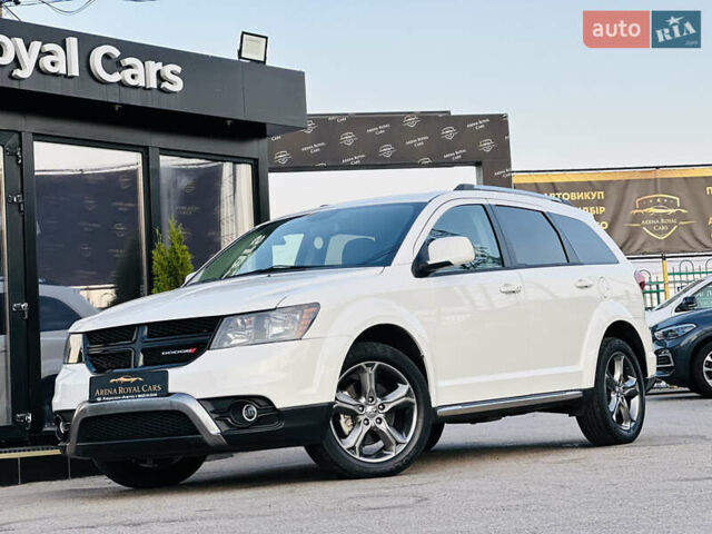 Белый Додж Джорни, объемом двигателя 3.6 л и пробегом 74 тыс. км за 16300 $, фото 1 на Automoto.ua