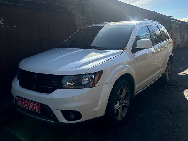 Белый Додж Джорни, объемом двигателя 2.4 л и пробегом 150 тыс. км за 13000 $, фото 1 на Automoto.ua