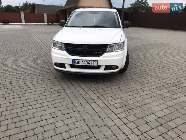 Белый Додж Джорни, объемом двигателя 2.4 л и пробегом 186 тыс. км за 11000 $, фото 1 на Automoto.ua