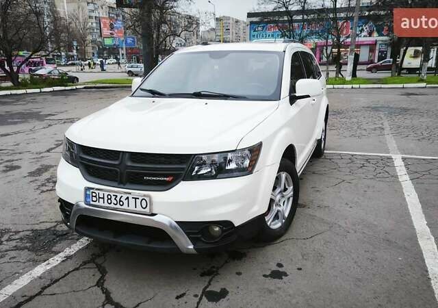Белый Додж Джорни, объемом двигателя 2.36 л и пробегом 208 тыс. км за 11200 $, фото 1 на Automoto.ua