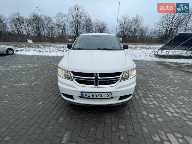 Белый Додж Джорни, объемом двигателя 2.36 л и пробегом 142 тыс. км за 12999 $, фото 1 на Automoto.ua