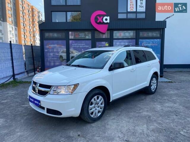 Белый Додж Джорни, объемом двигателя 2.36 л и пробегом 151 тыс. км за 12000 $, фото 1 на Automoto.ua