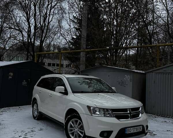 Белый Додж Джорни, объемом двигателя 3.6 л и пробегом 156 тыс. км за 13900 $, фото 1 на Automoto.ua