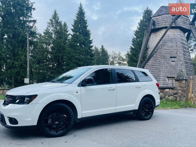 Белый Додж Джорни, объемом двигателя 3.6 л и пробегом 135 тыс. км за 15000 $, фото 1 на Automoto.ua