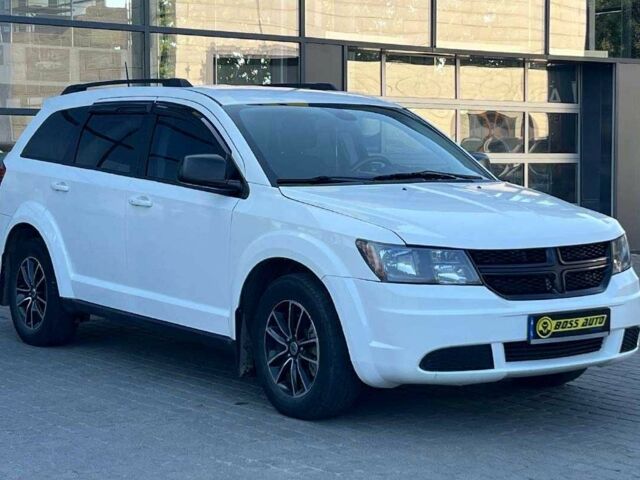 Белый Додж Джорни, объемом двигателя 2.4 л и пробегом 230 тыс. км за 13400 $, фото 1 на Automoto.ua