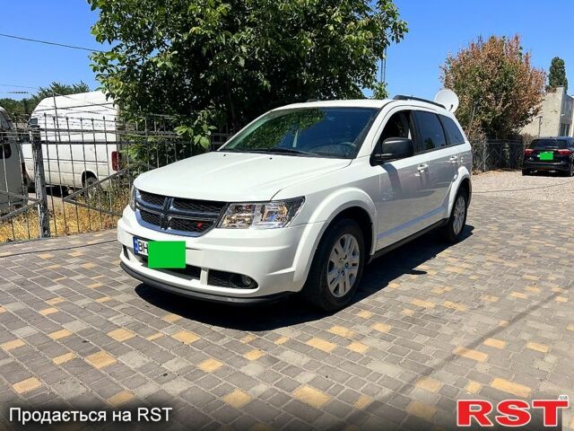 Белый Додж Джорни, объемом двигателя 2.4 л и пробегом 152 тыс. км за 12000 $, фото 1 на Automoto.ua