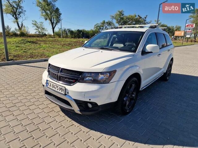 Белый Додж Джорни, объемом двигателя 3.6 л и пробегом 185 тыс. км за 14500 $, фото 1 на Automoto.ua