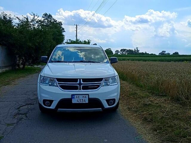 Білий Додж Джорні, об'ємом двигуна 2.4 л та пробігом 165 тис. км за 10500 $, фото 1 на Automoto.ua