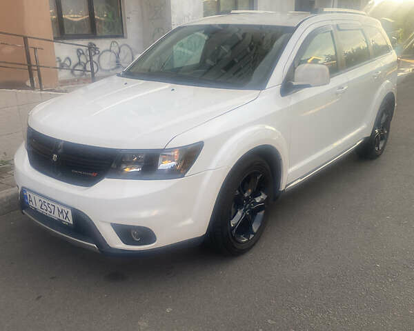 Белый Додж Джорни, объемом двигателя 3.6 л и пробегом 152 тыс. км за 14500 $, фото 1 на Automoto.ua