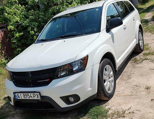 Белый Додж Джорни, объемом двигателя 2.36 л и пробегом 60 тыс. км за 13500 $, фото 1 на Automoto.ua