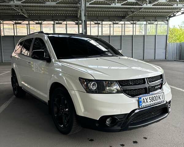 Белый Додж Джорни, объемом двигателя 3.6 л и пробегом 145 тыс. км за 13500 $, фото 1 на Automoto.ua