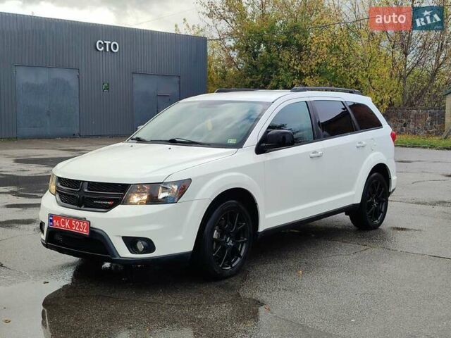 Белый Додж Джорни, объемом двигателя 2.36 л и пробегом 168 тыс. км за 11700 $, фото 1 на Automoto.ua