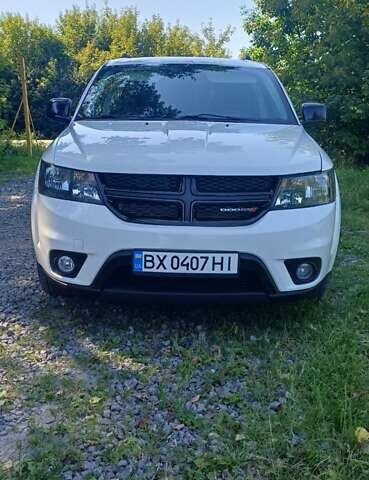 Белый Додж Джорни, объемом двигателя 2.36 л и пробегом 80 тыс. км за 12900 $, фото 1 на Automoto.ua