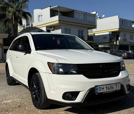 Белый Додж Джорни, объемом двигателя 2.4 л и пробегом 80 тыс. км за 14000 $, фото 1 на Automoto.ua