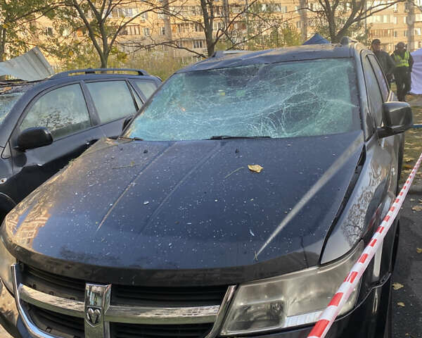 Черный Додж Джорни, объемом двигателя 2.74 л и пробегом 198 тыс. км за 7000 $, фото 1 на Automoto.ua