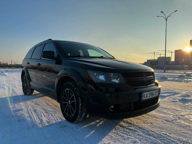 Черный Додж Джорни, объемом двигателя 2.4 л и пробегом 180 тыс. км за 12000 $, фото 1 на Automoto.ua