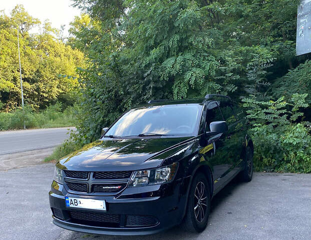 Черный Додж Джорни, объемом двигателя 2.36 л и пробегом 185 тыс. км за 12000 $, фото 1 на Automoto.ua