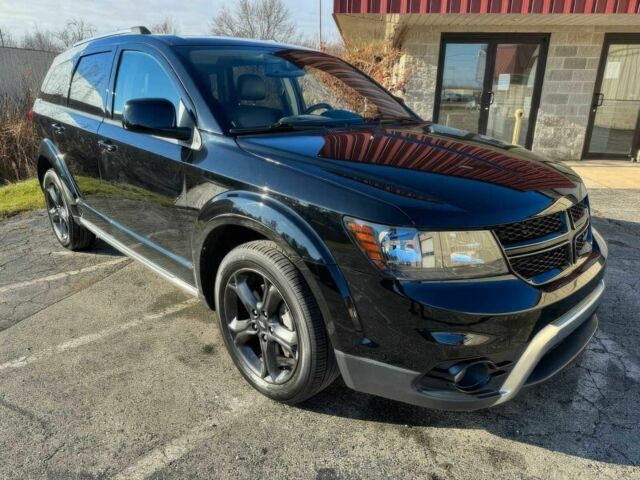 Черный Додж Джорни, объемом двигателя 2.4 л и пробегом 35 тыс. км за 10900 $, фото 1 на Automoto.ua