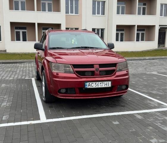 Красный Додж Джорни, объемом двигателя 2 л и пробегом 330 тыс. км за 8800 $, фото 1 на Automoto.ua