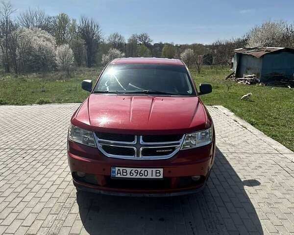 Красный Додж Джорни, объемом двигателя 2.36 л и пробегом 174 тыс. км за 9500 $, фото 1 на Automoto.ua