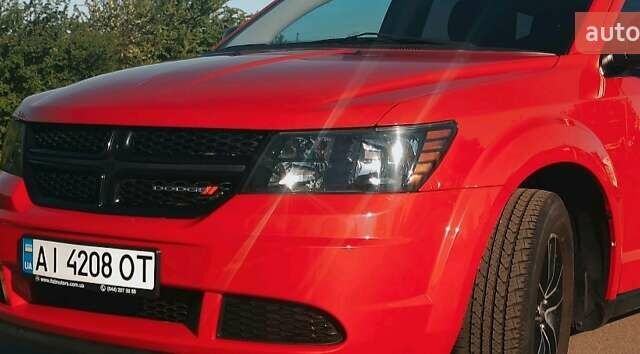 Красный Додж Джорни, объемом двигателя 2.36 л и пробегом 333 тыс. км за 10000 $, фото 1 на Automoto.ua