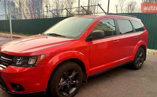 Красный Додж Джорни, объемом двигателя 2.4 л и пробегом 77 тыс. км за 13500 $, фото 1 на Automoto.ua