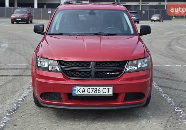 Красный Додж Джорни, объемом двигателя 2.36 л и пробегом 125 тыс. км за 13300 $, фото 1 на Automoto.ua