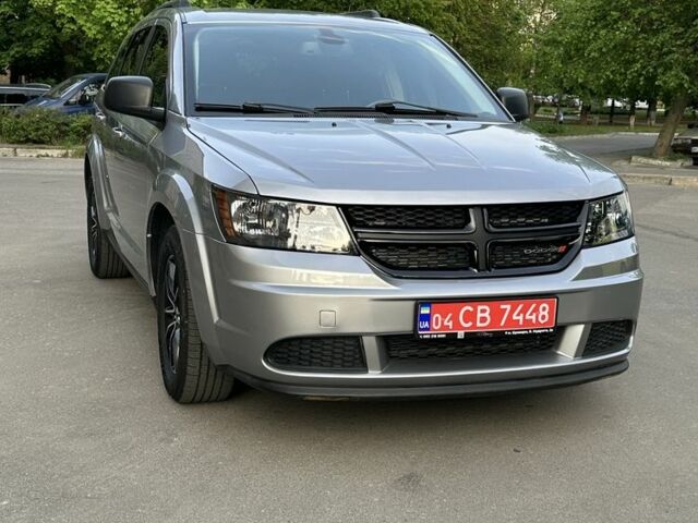 Серый Додж Джорни, объемом двигателя 2.4 л и пробегом 174 тыс. км за 11900 $, фото 1 на Automoto.ua