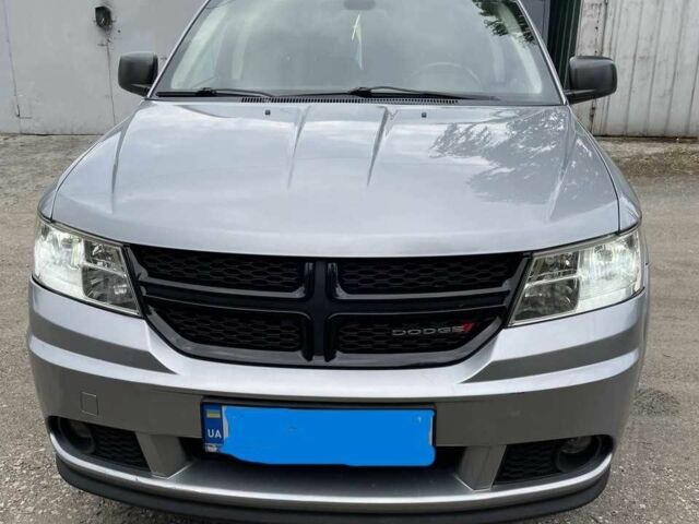 Сірий Додж Джорні, об'ємом двигуна 2.4 л та пробігом 141 тис. км за 10500 $, фото 1 на Automoto.ua