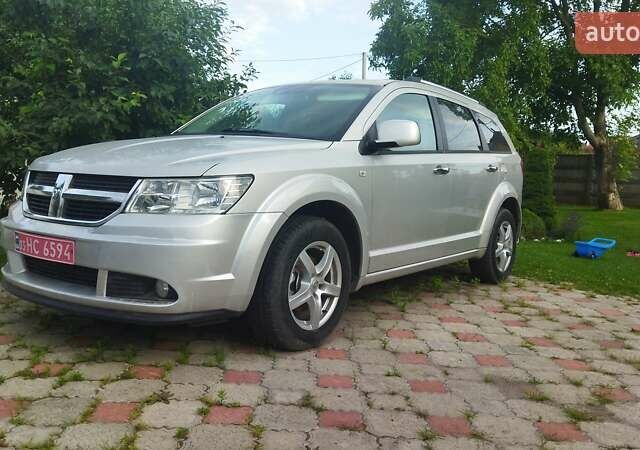 Сірий Додж Джорні, об'ємом двигуна 2 л та пробігом 165 тис. км за 9900 $, фото 1 на Automoto.ua