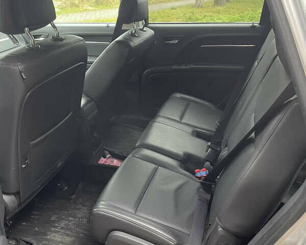 Сірий Додж Джорні, об'ємом двигуна 2 л та пробігом 167 тис. км за 9500 $, фото 1 на Automoto.ua