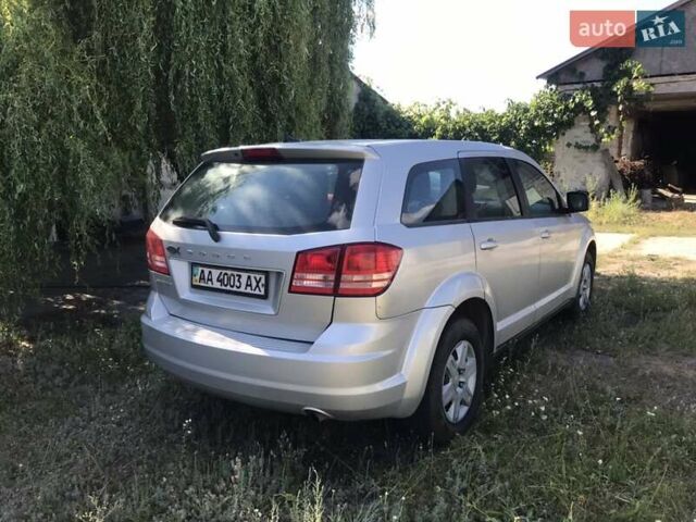 Серый Додж Джорни, объемом двигателя 2.36 л и пробегом 240 тыс. км за 10500 $, фото 1 на Automoto.ua