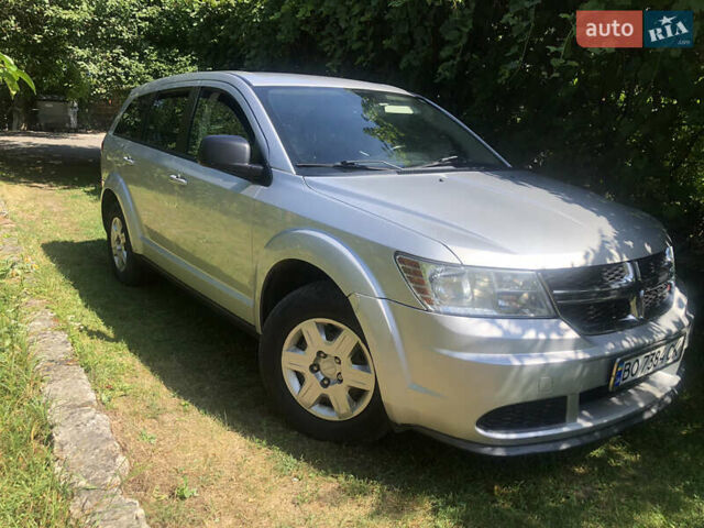 Серый Додж Джорни, объемом двигателя 0 л и пробегом 210 тыс. км за 10300 $, фото 1 на Automoto.ua