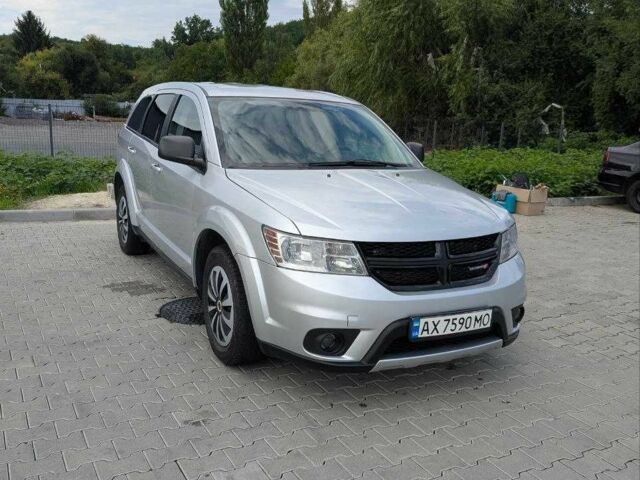 Сірий Додж Джорні, об'ємом двигуна 2.4 л та пробігом 228 тис. км за 11500 $, фото 1 на Automoto.ua