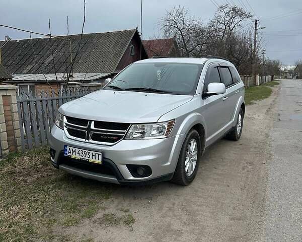 Серый Додж Джорни, объемом двигателя 2.36 л и пробегом 192 тыс. км за 10500 $, фото 1 на Automoto.ua