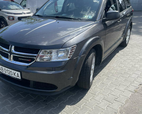 Серый Додж Джорни, объемом двигателя 2.36 л и пробегом 145 тыс. км за 10400 $, фото 1 на Automoto.ua