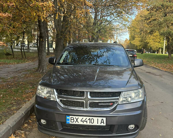 Додж Джорни 2015 в Хмельницком на Automoto.ua Серый Додж Джорни, объемом двигателя 2.36 л и пробегом 185 тыс. км за 10700 $, фото 1 на Automoto.ua
