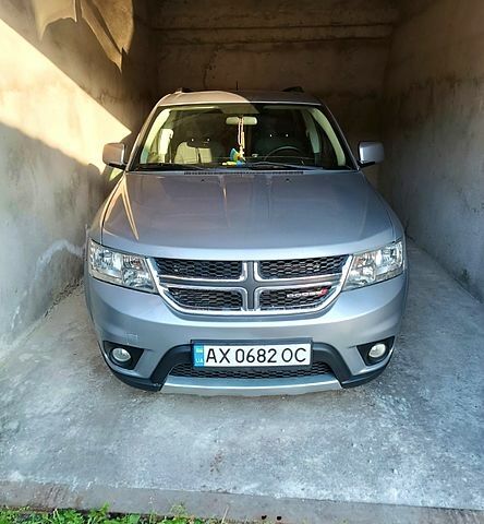 Серый Додж Джорни, объемом двигателя 2.4 л и пробегом 227 тыс. км за 12600 $, фото 1 на Automoto.ua