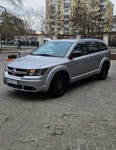 Серый Додж Джорни, объемом двигателя 2.4 л и пробегом 252 тыс. км за 12500 $, фото 1 на Automoto.ua